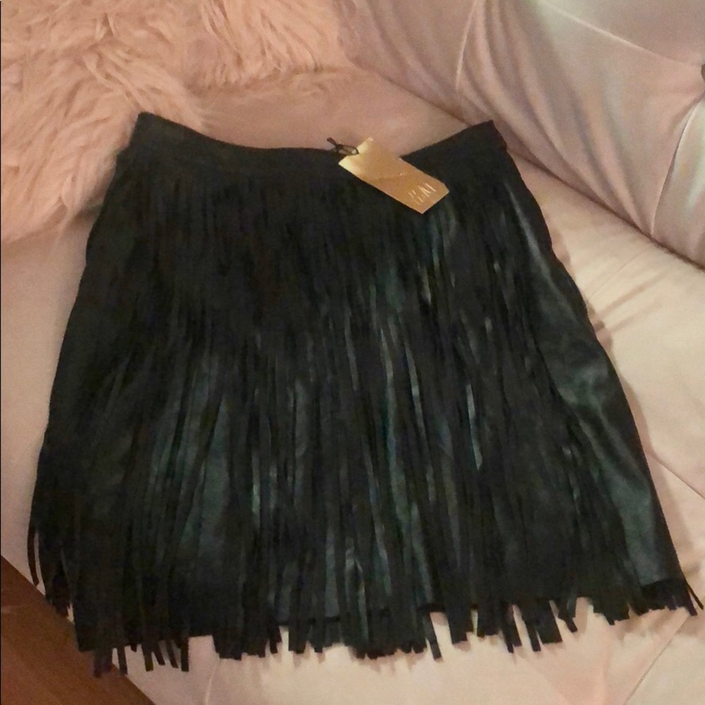 🎁 H&M Black Faux Leather Skirt